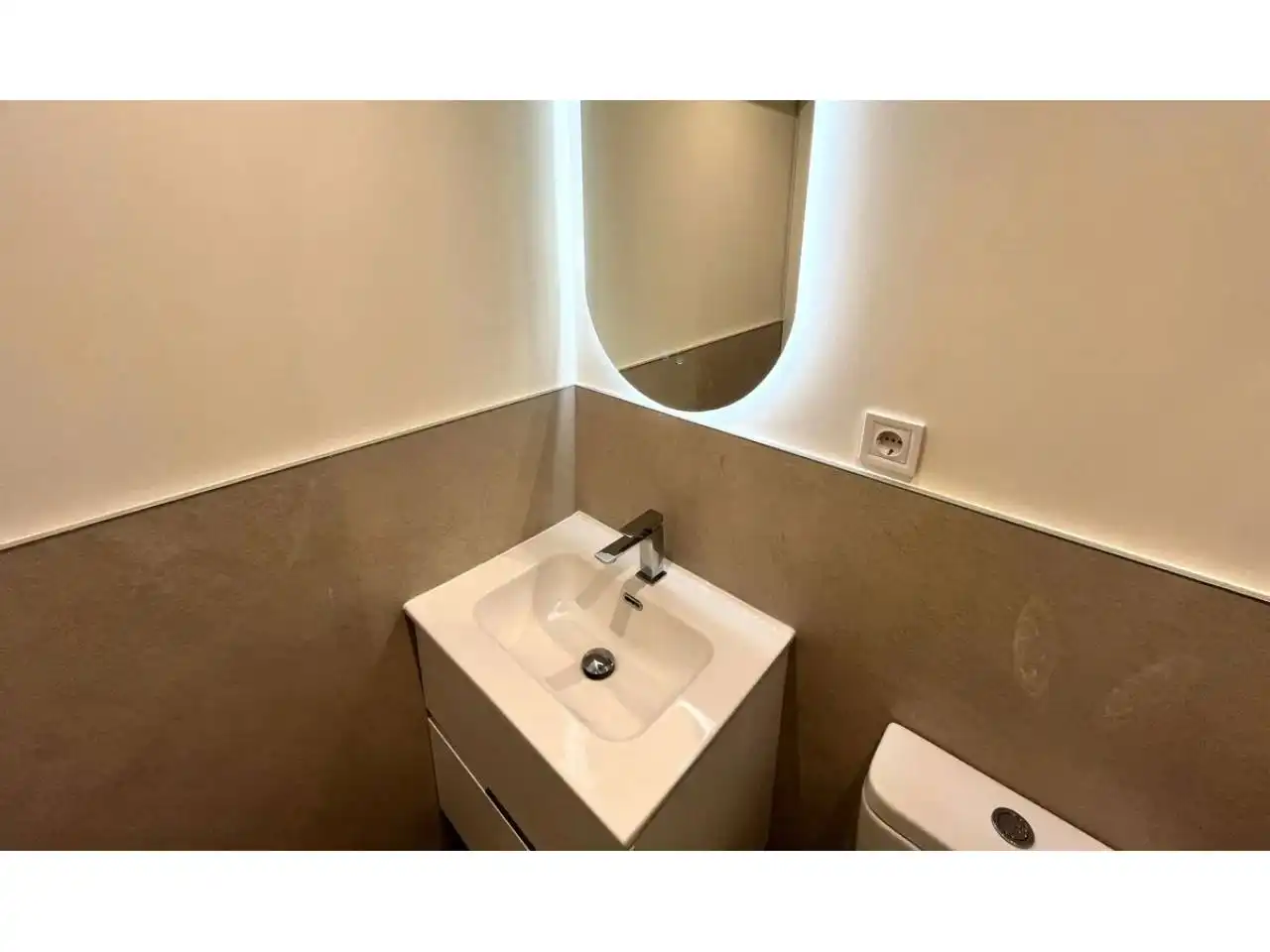 Badezimmer von Wohnung zum Verkauf in Sant Joan Despí mit Klimaanlage, Heizung und Parkett