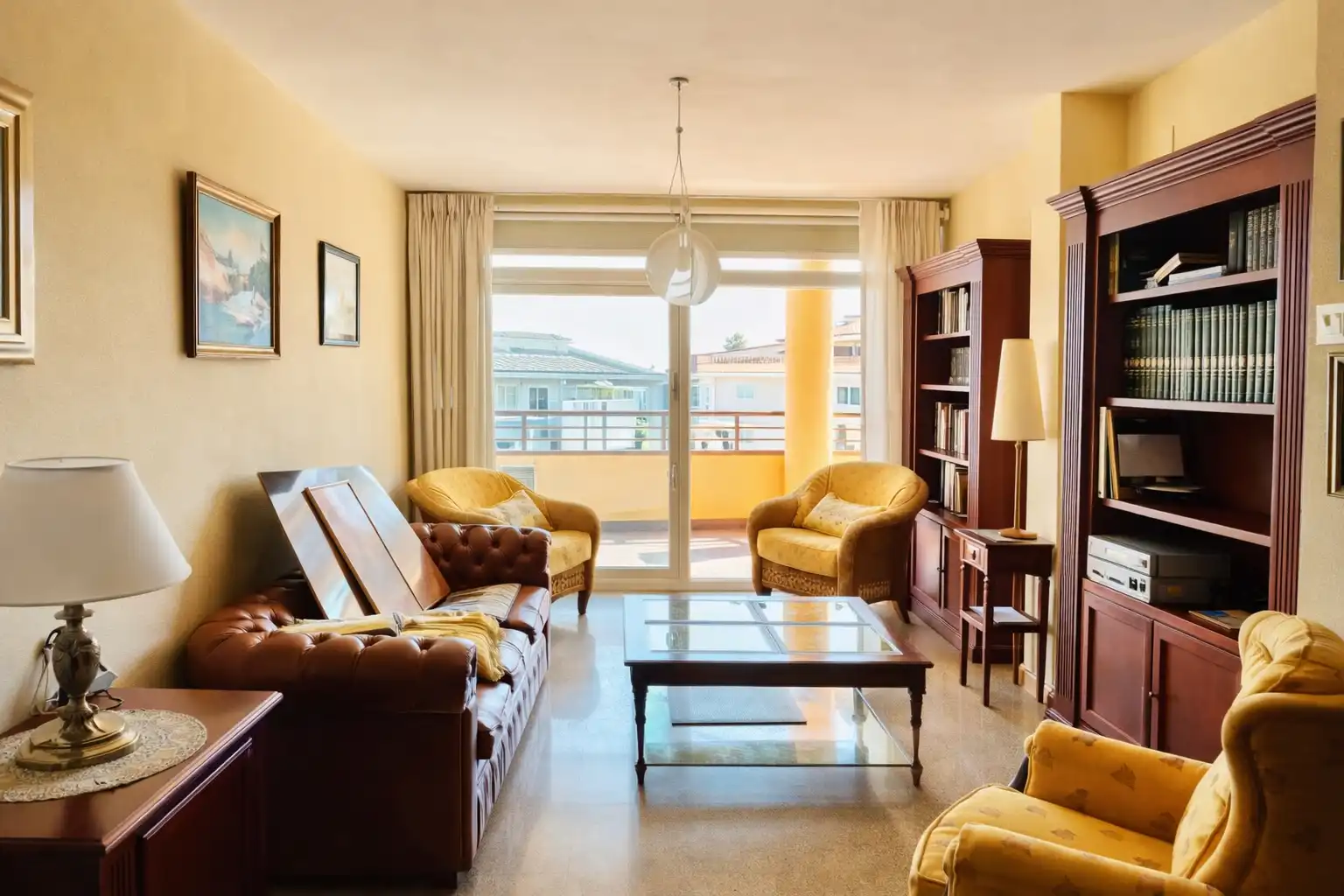 Wohnzimmer von Dachboden zum Verkauf in Figueres mit Klimaanlage, Heizung und Terrasse