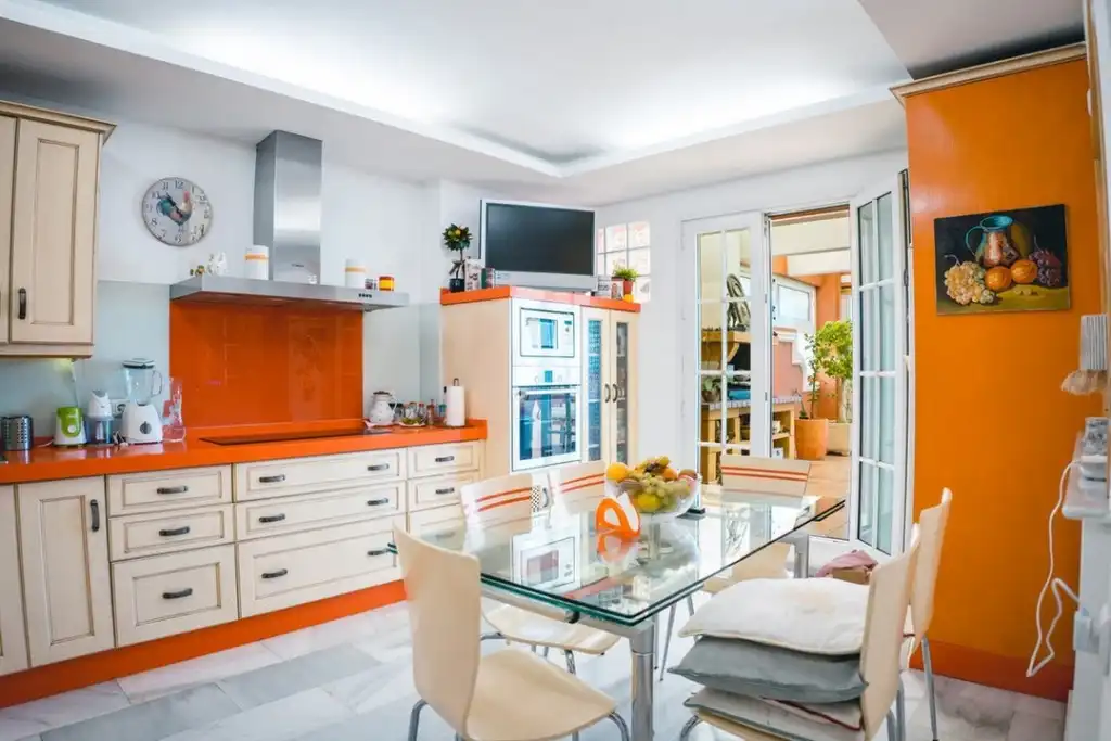 Küche von Maisonette zum Verkauf in Fuengirola mit Klimaanlage, Terrasse und Schwimmbad