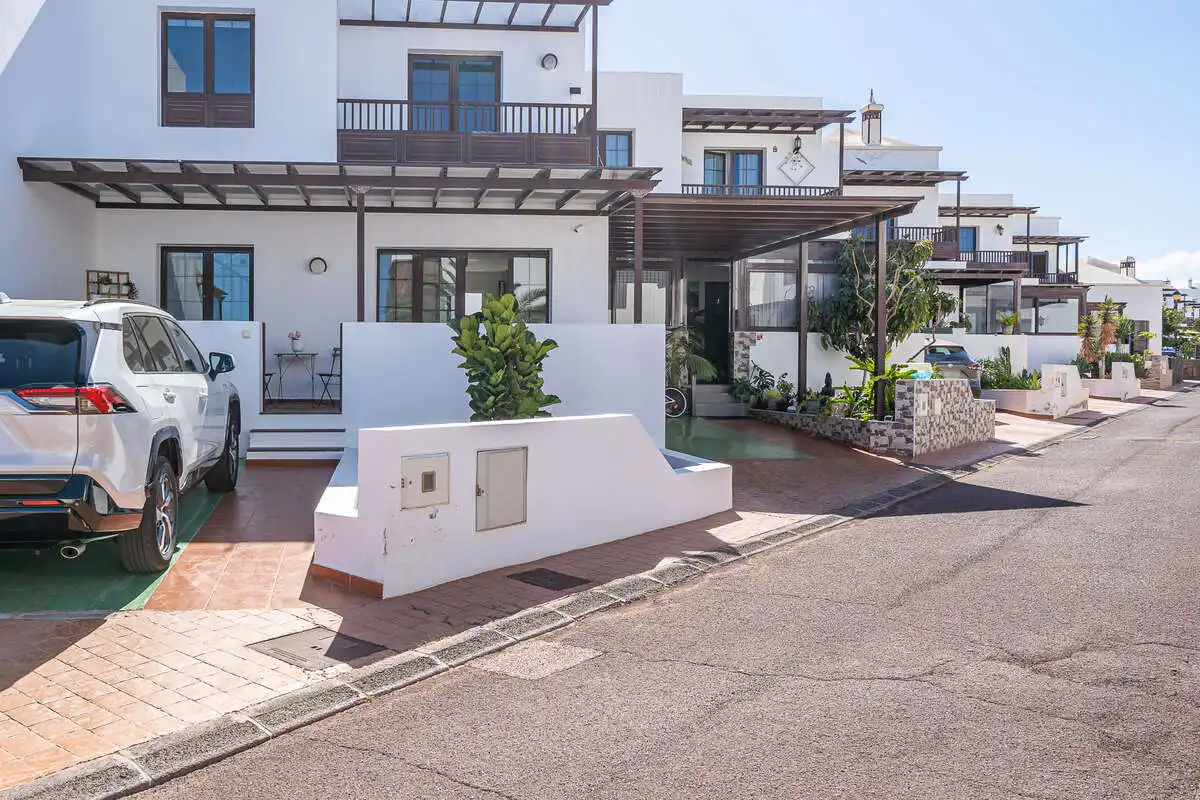 Vista exterior de Dúplex en venta en Teguise con Terraza, Trastero y Amueblado