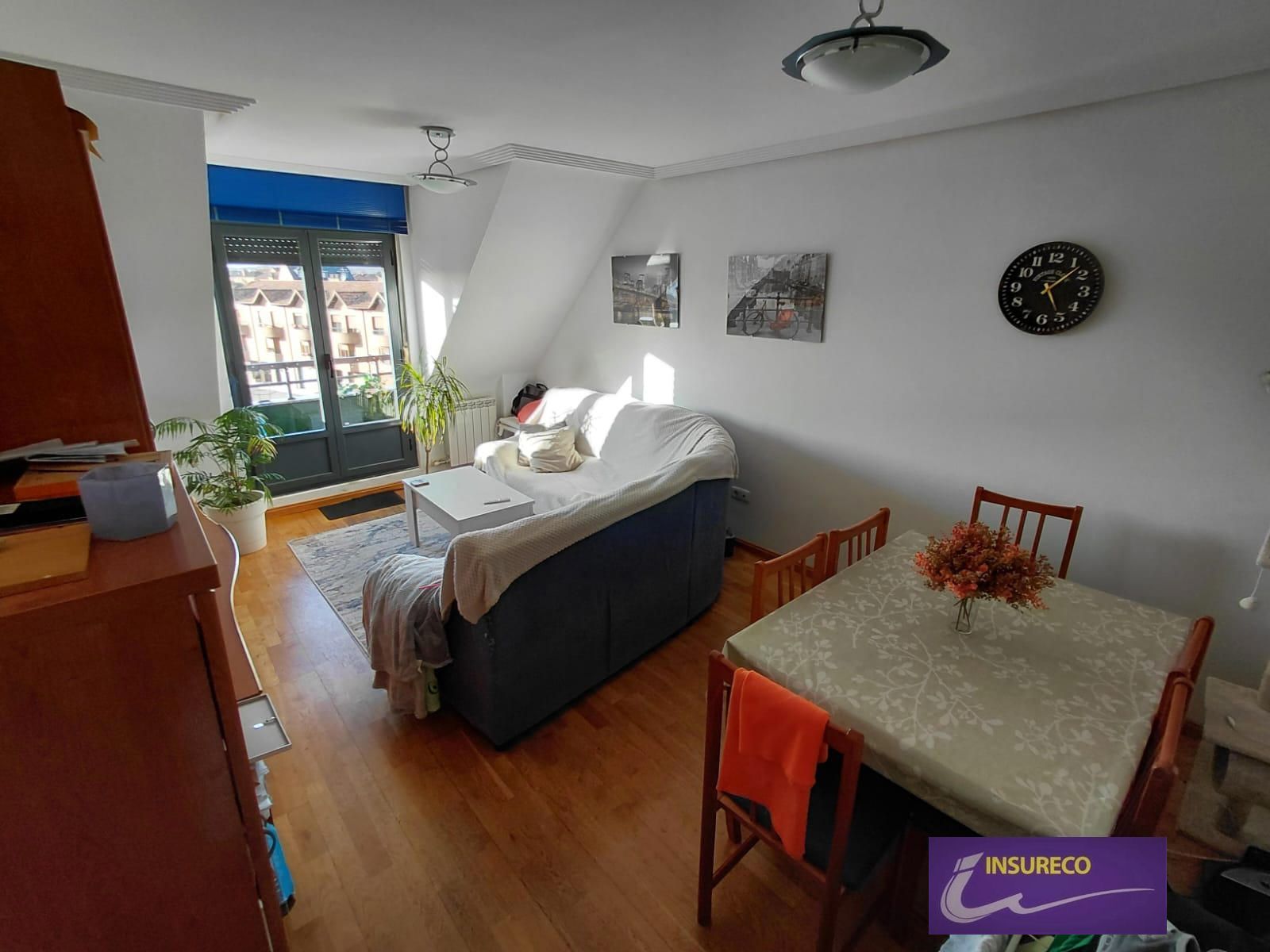 Sala d'estar de Pis en venda en Valverde de la Virgen amb Calefacció, Terrassa i Traster