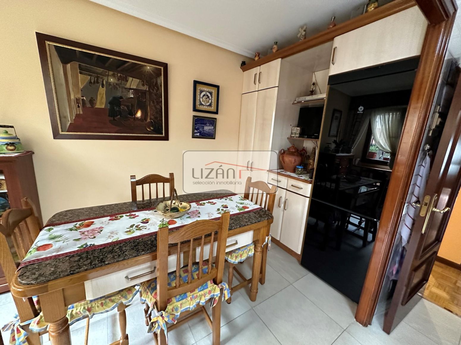 Kitchen of Flat for sale in Oviedo   with Heating, Parquet flooring and Terrace