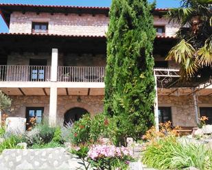 Vista exterior de Casa adosada en venda en Urueña amb Aire condicionat