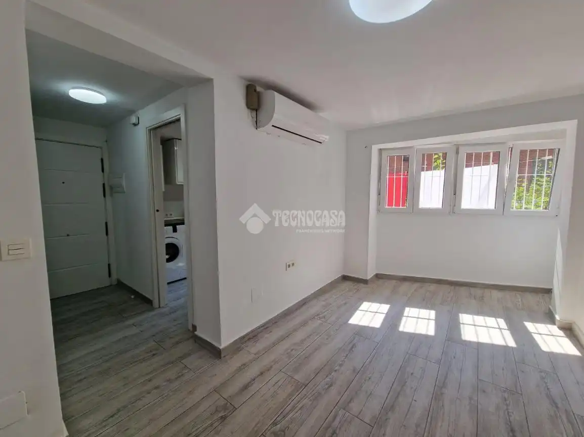 Flat for sale in Madrid  with Air Conditioner and Heating