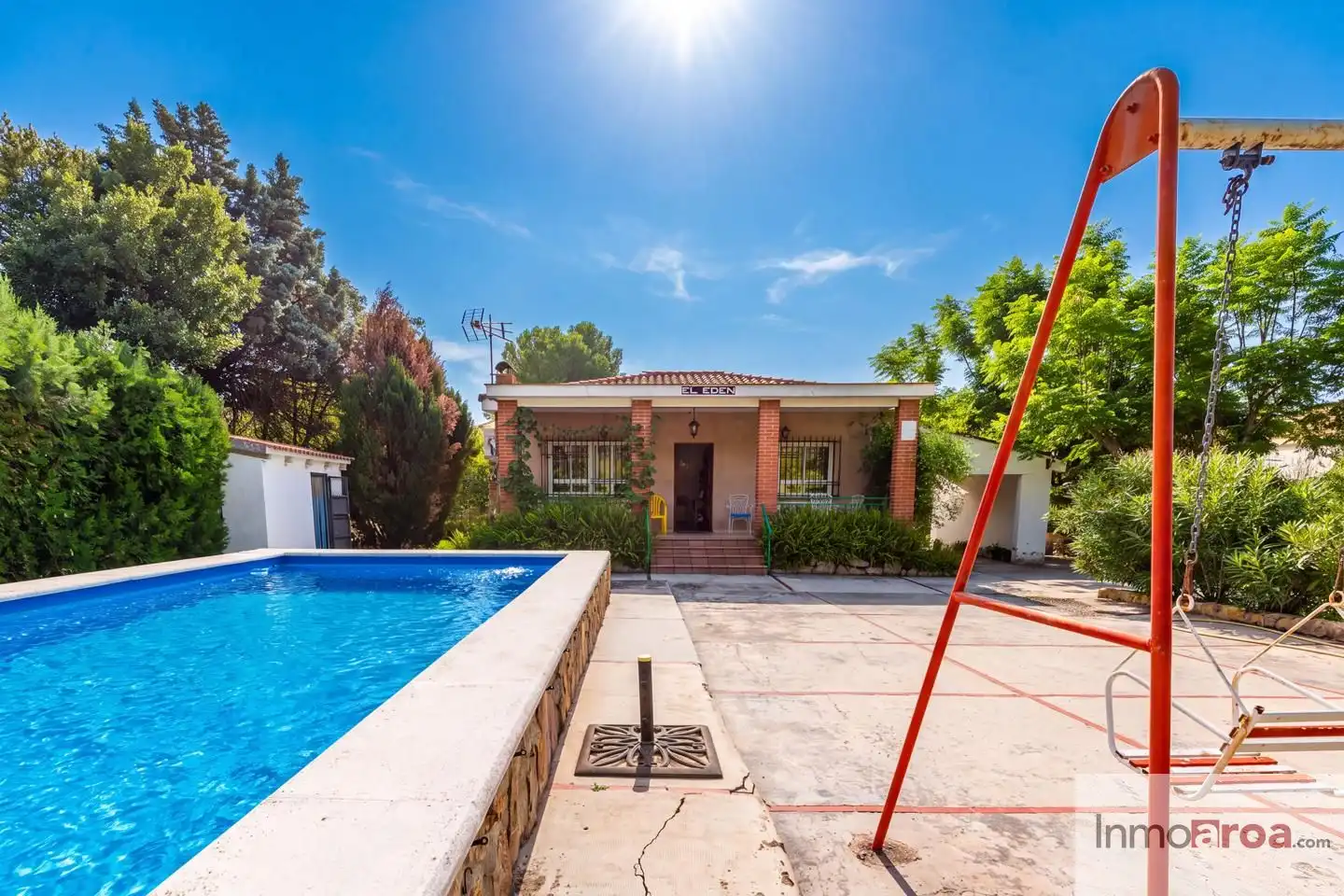 Vista exterior de Casa o xalet en venda en Olocau amb Aire condicionat, Calefacció i Jardí privat