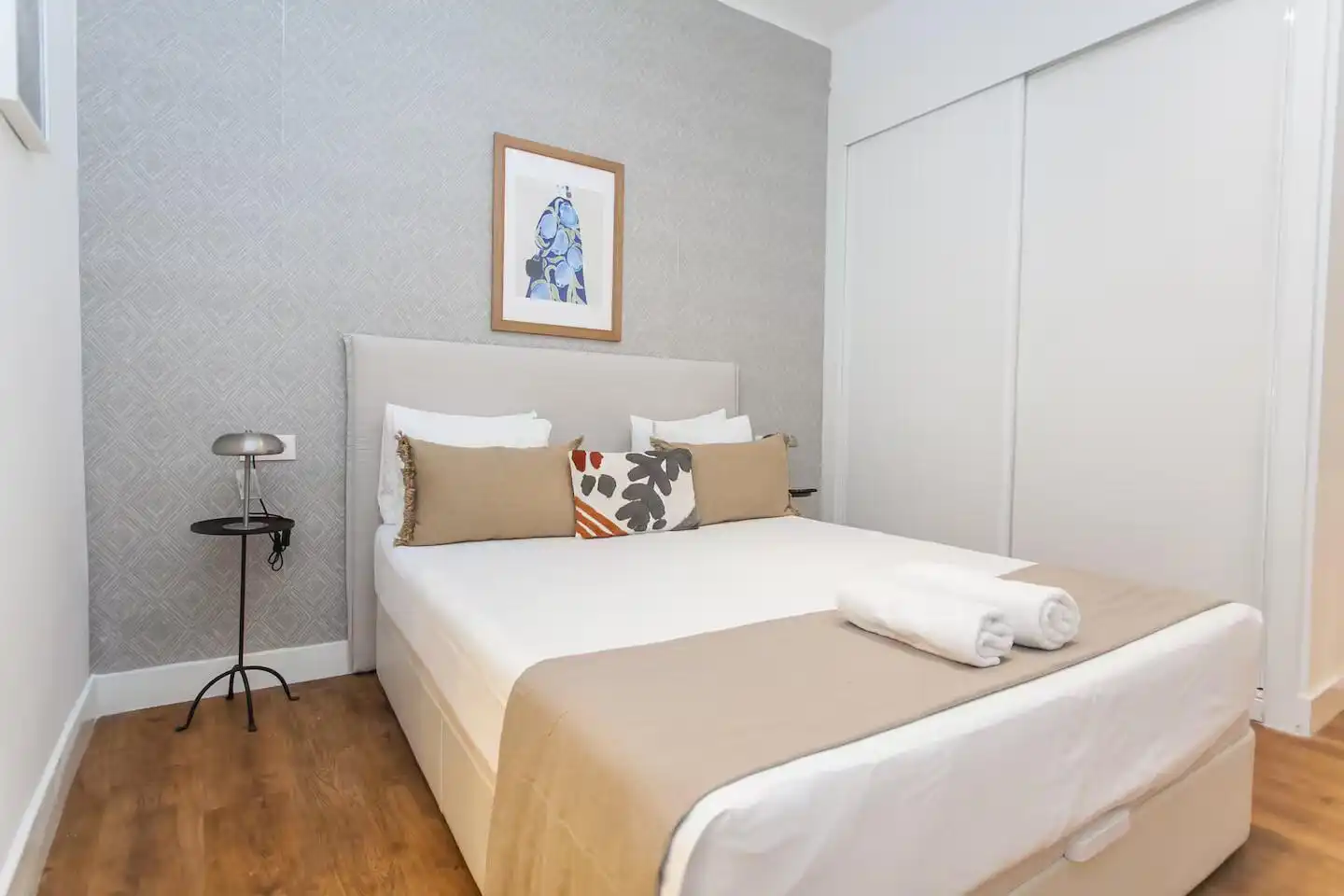 Schlafzimmer von Wohnungen zur Miete in Bilbao  mit Klimaanlage, Terrasse und Möbliert