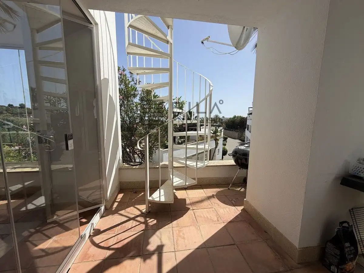 Terrassa de Casa adosada en venda en Marbella amb Aire condicionat, Terrassa i Piscina