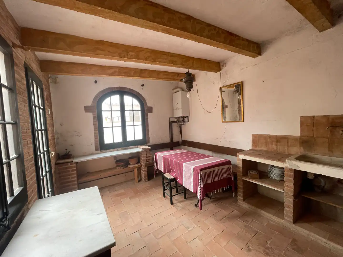 Cuina de Casa adosada en venda en L'Escala amb Calefacció, Terrassa i Moblat