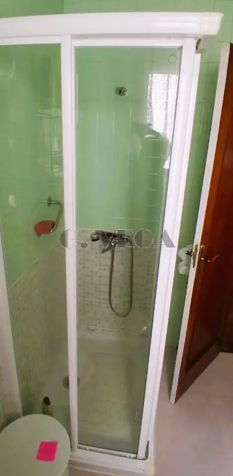 Baño de Piso en venta en Vigo  con Calefacción y Parquet