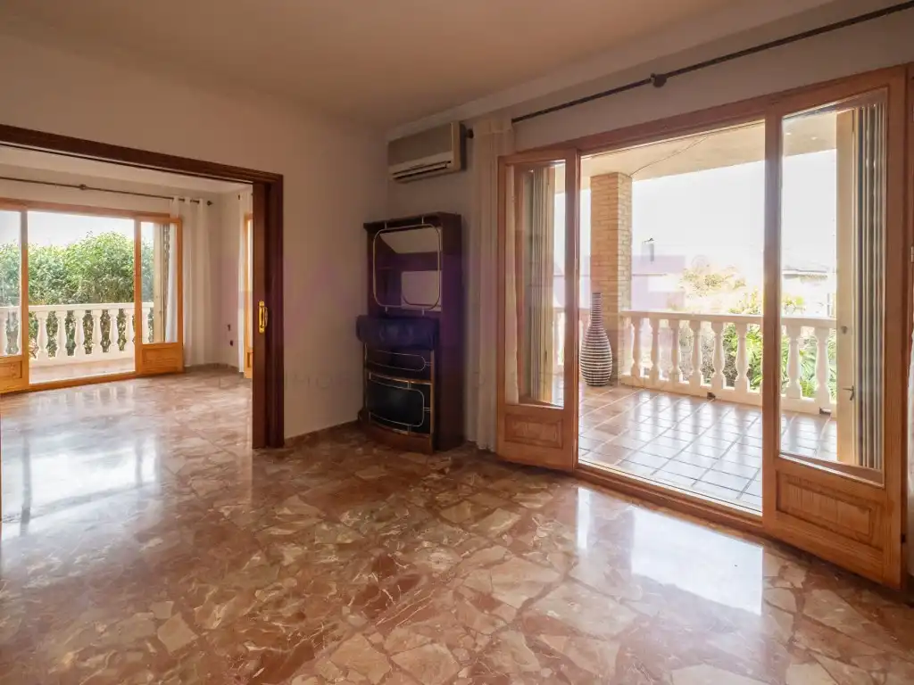Living room of Houses for sale in Chiva  with Air Conditioner, Heating and Furnished
