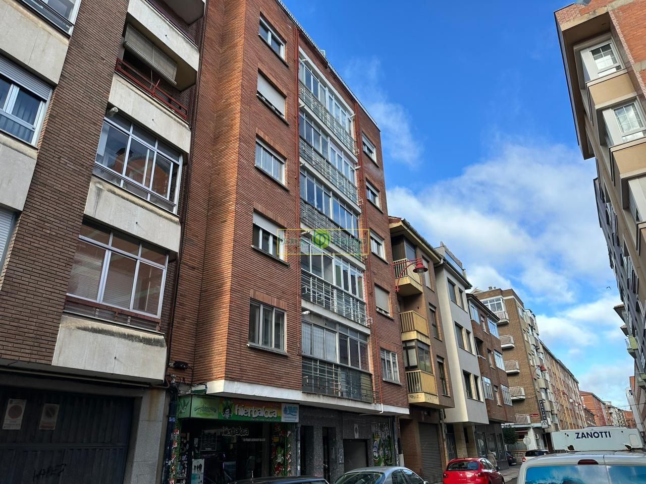Exterior view of Apartment for sale in León Capital   with Heating, Parquet flooring and Storage room