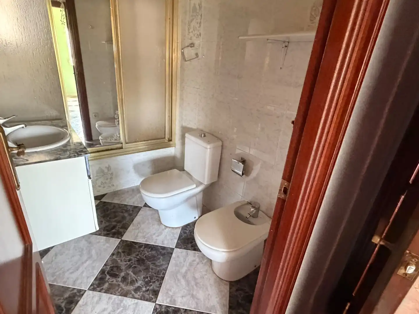 Bathroom of Flat for sale in Linarejos