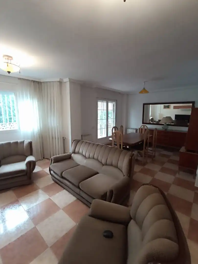 Sala de estar de Casa adosada en venta en Villaviciosa de Odón con Calefacción, Jardín privado y Parquet