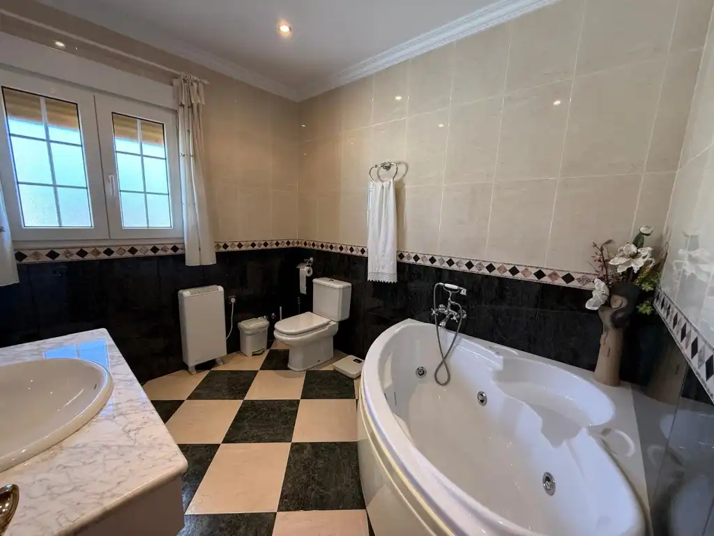 Bathroom of Houses for sale in Zafarraya  with Terrace, Storage room and Furnished