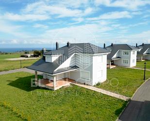 Vista exterior de Casa o xalet en venda en Coaña amb Terrassa