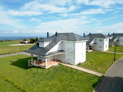 Vista exterior de Casa o xalet en venda en Coaña amb Terrassa