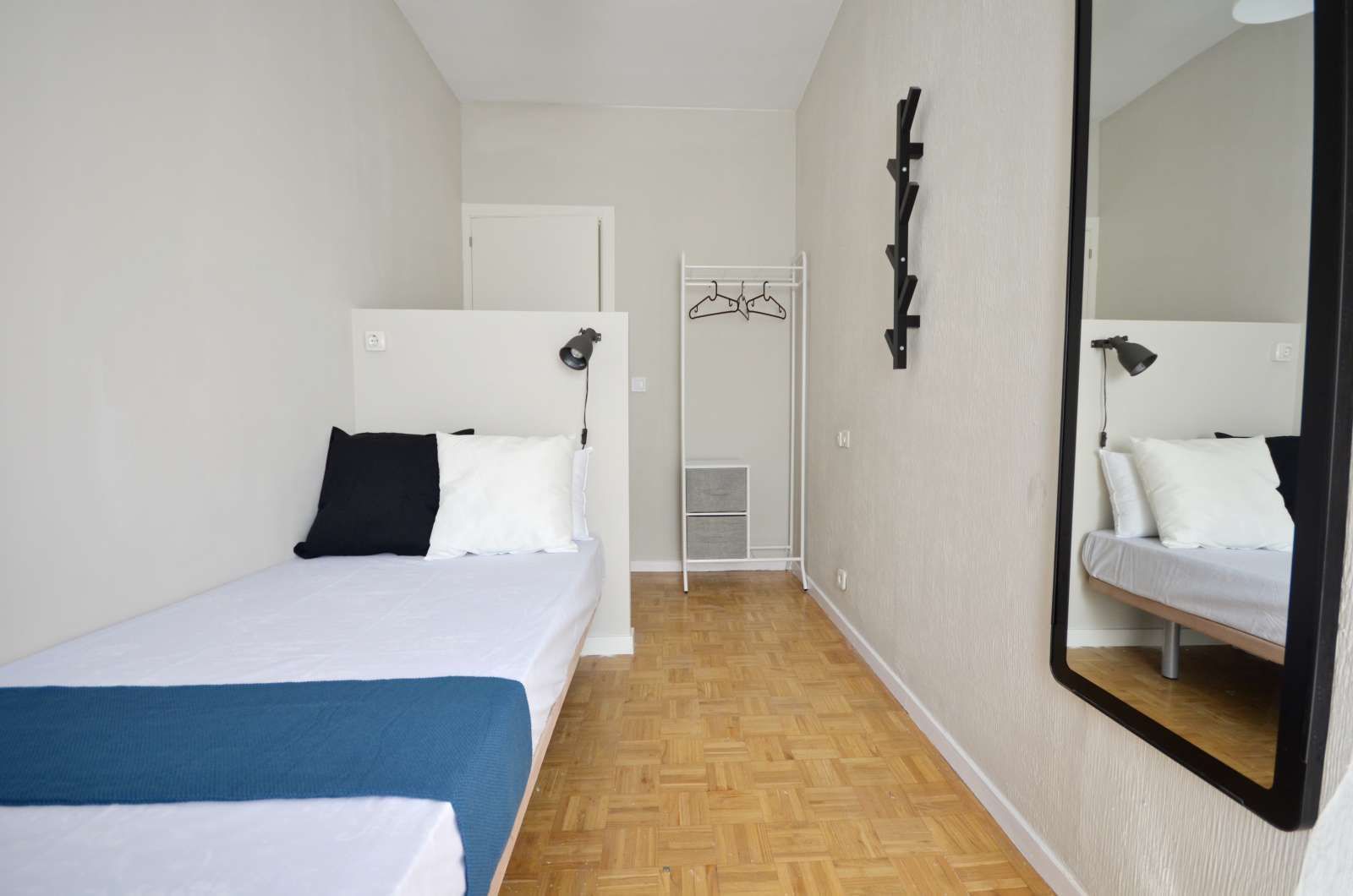 Habitación de Piso para compartir en  Madrid Capital con Aire acondicionado y Terraza
