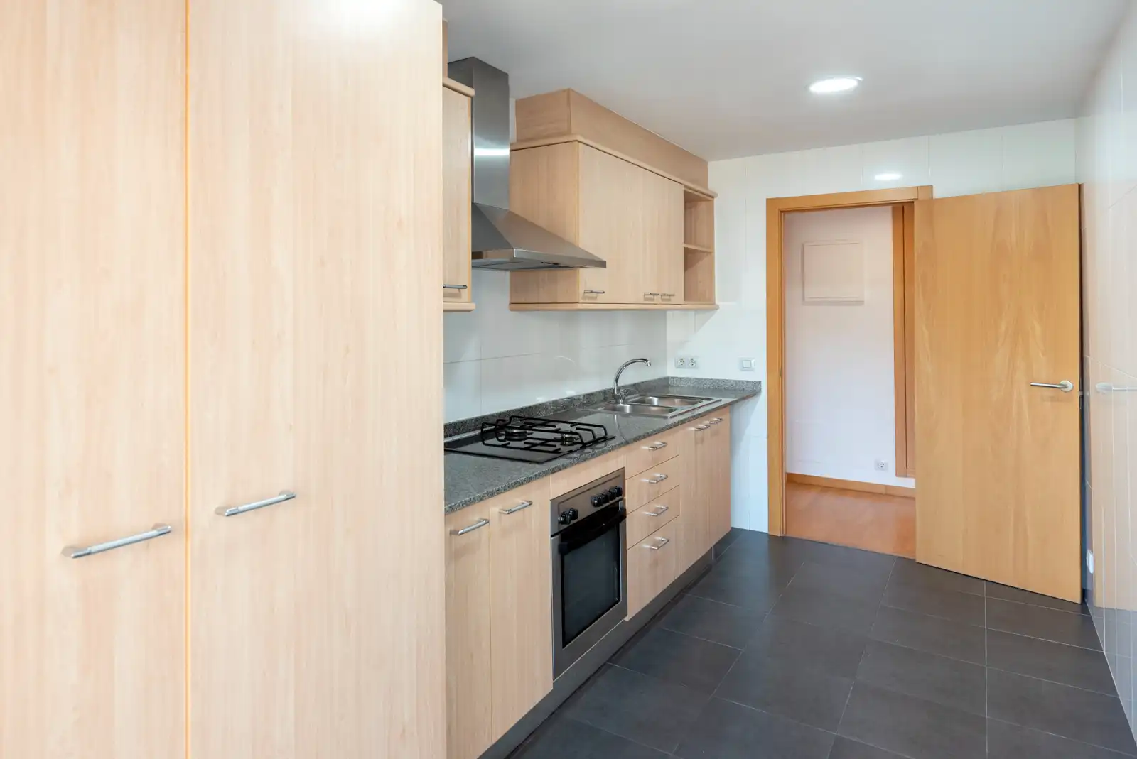 Kitchen of Flat for rent in Sabadell  with Heating, Parquet flooring and Oven