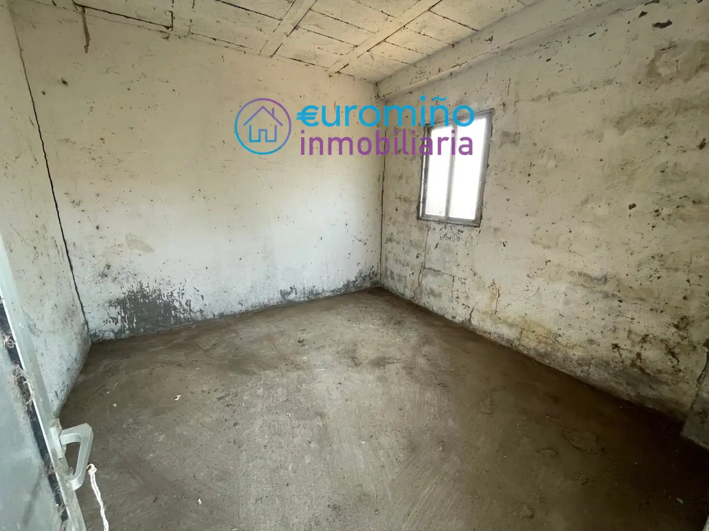 Casa o chalet en venta en As Neves   con Terraza, Trastero y Amueblado