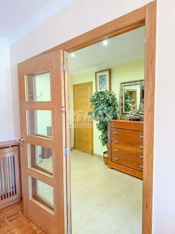 Piso en venta en Vilagarcía de Arousa con Calefacción, Parquet y Terraza