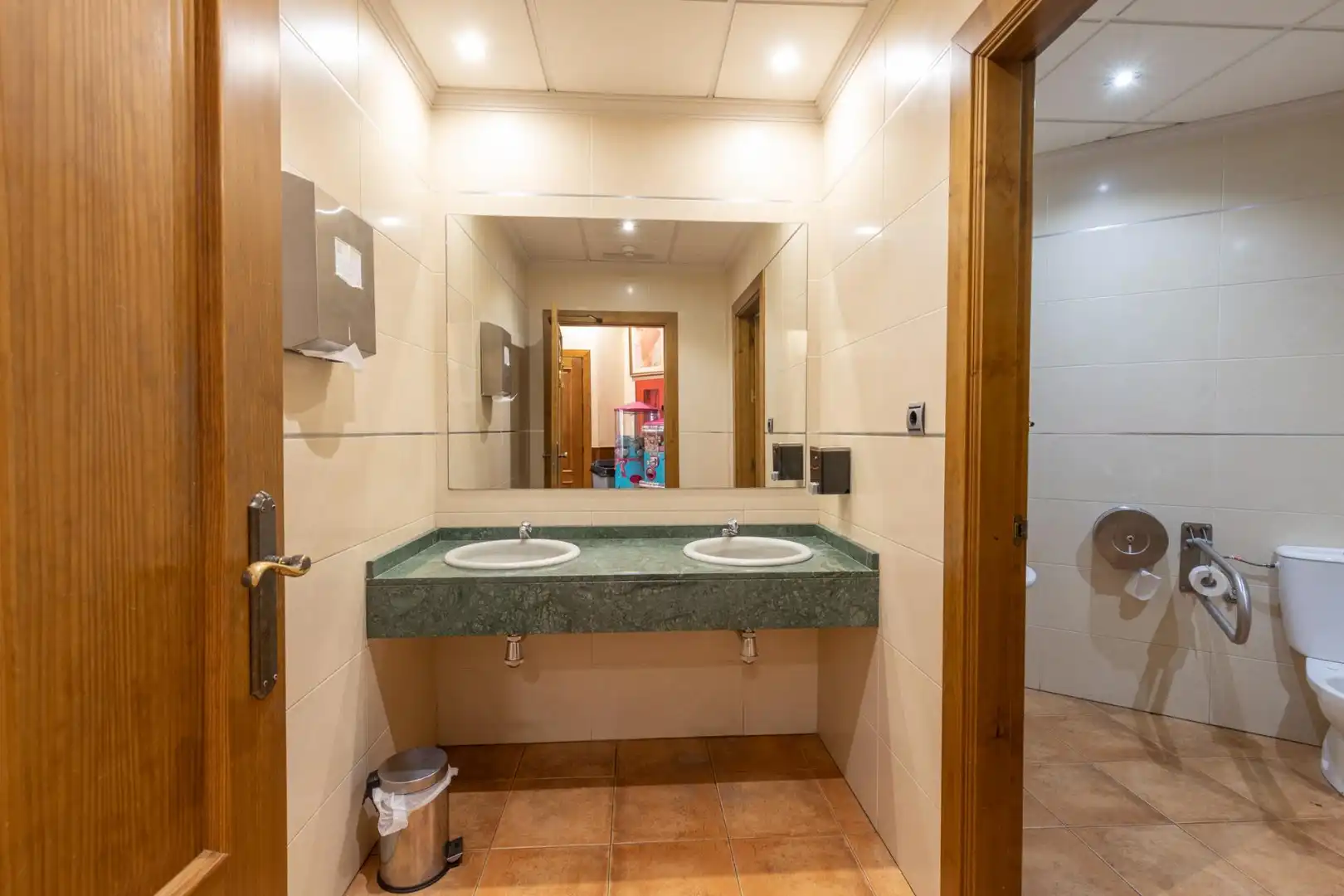 Badezimmer von Gebäude zum Verkauf in La Zubia Ciudad