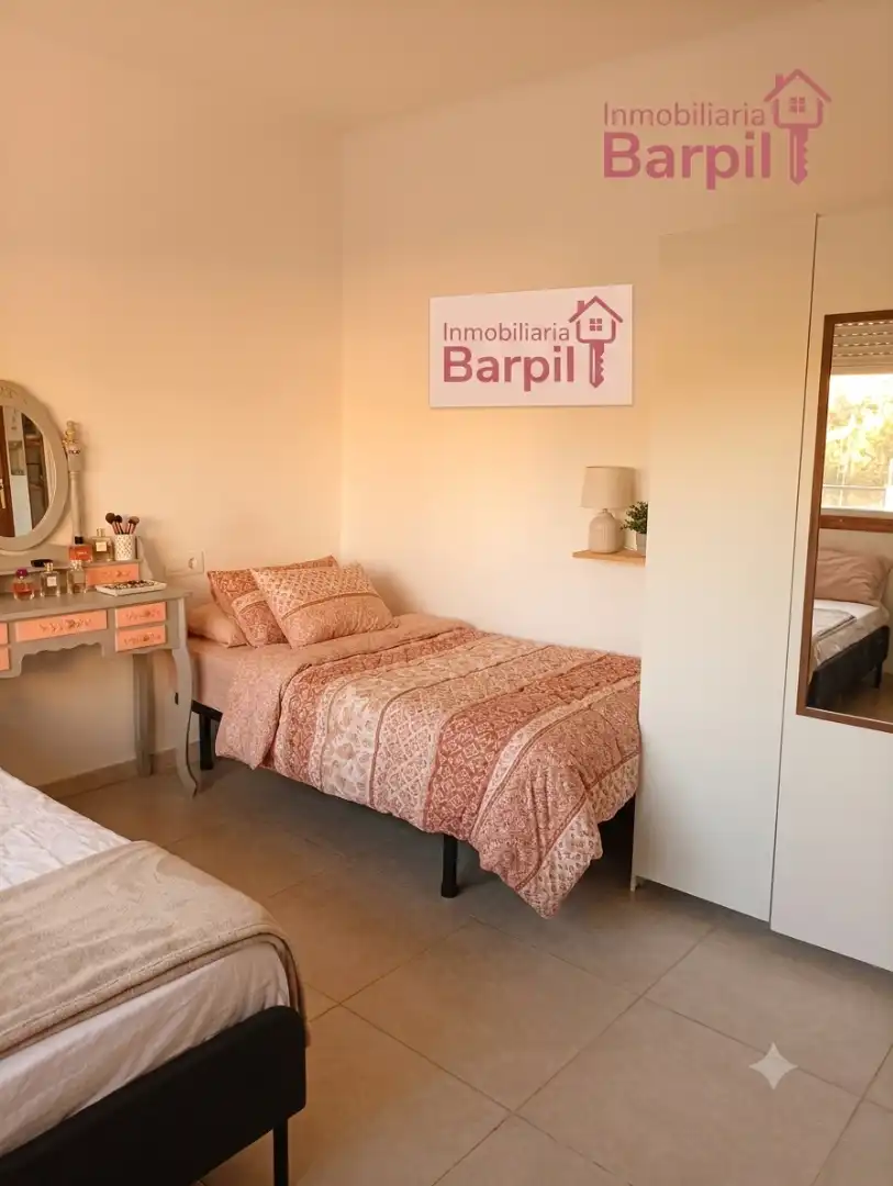 Bedroom of Flat for rent in Vigo   with Private garden, Furnished and Oven