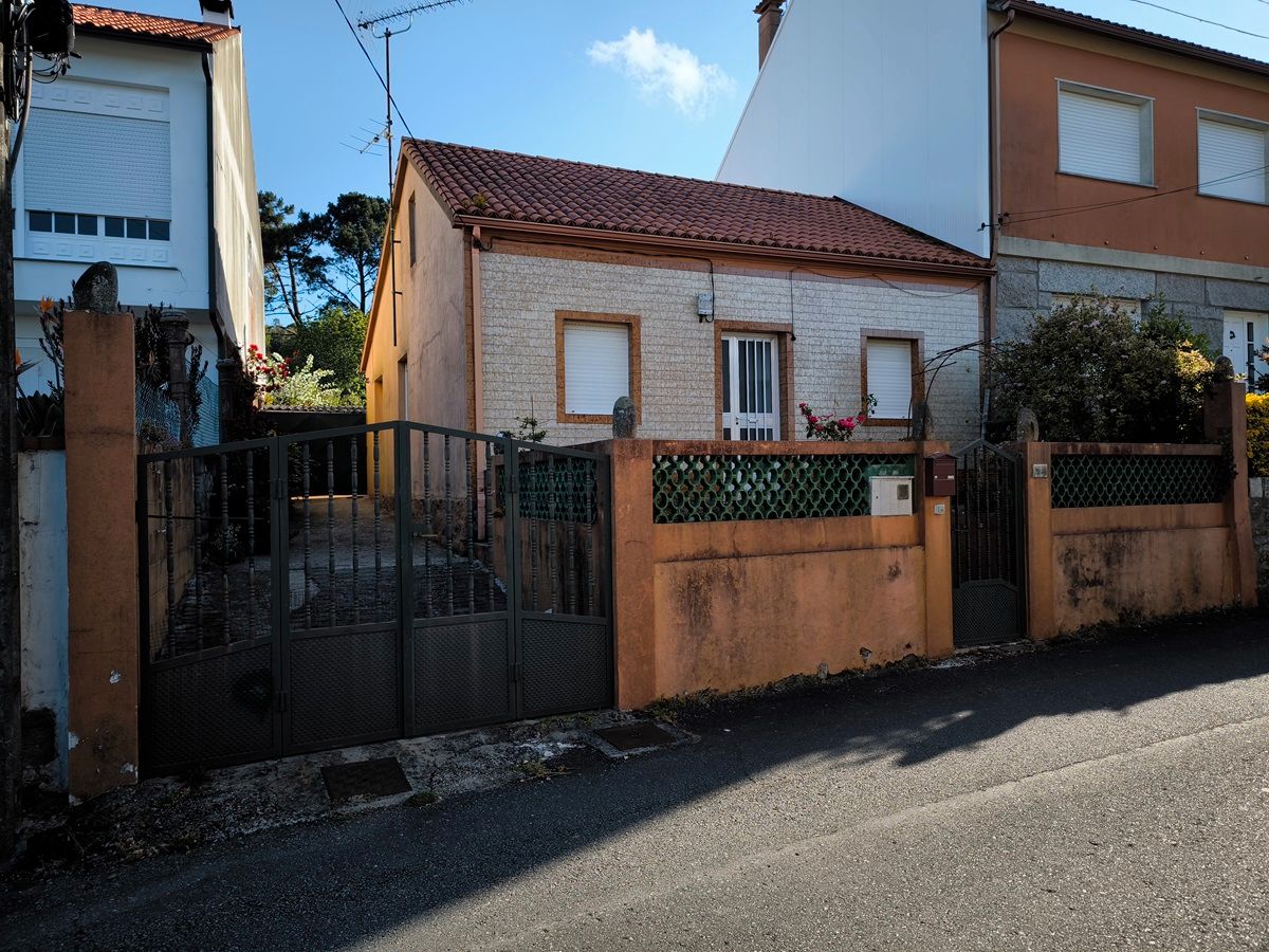 Exterior view of House or chalet for sale in Vilagarcía de Arousa  with Private garden and Storage room