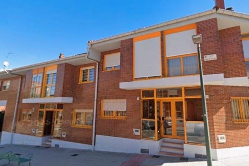 Exterior view of Single-family semi-detached for sale in Burgos Capital  with Heating, Parquet flooring and Storage room