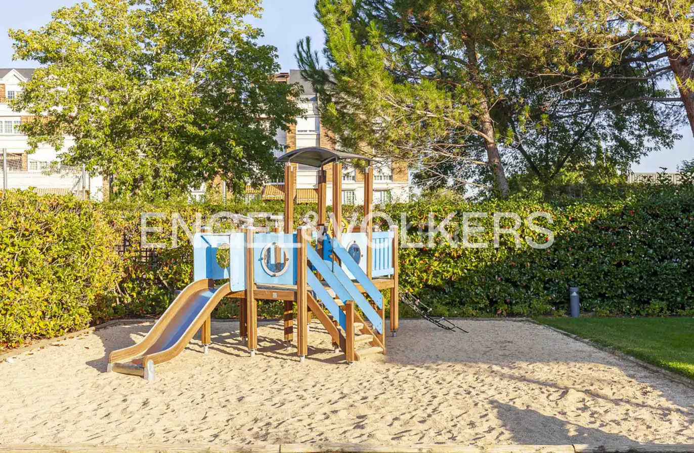Terraza de Ático en venta en Majadahonda con Aire acondicionado, Calefacción y Parquet