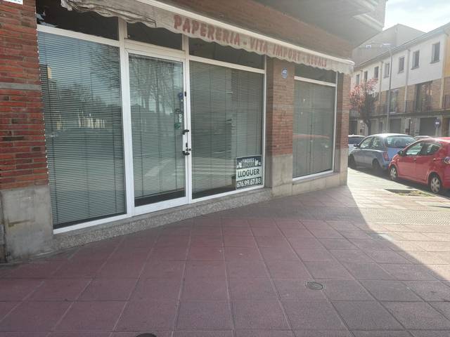 Local comercial en Alquiler en Plaça de la Divina Pastora en Caputxins - Ambulatori