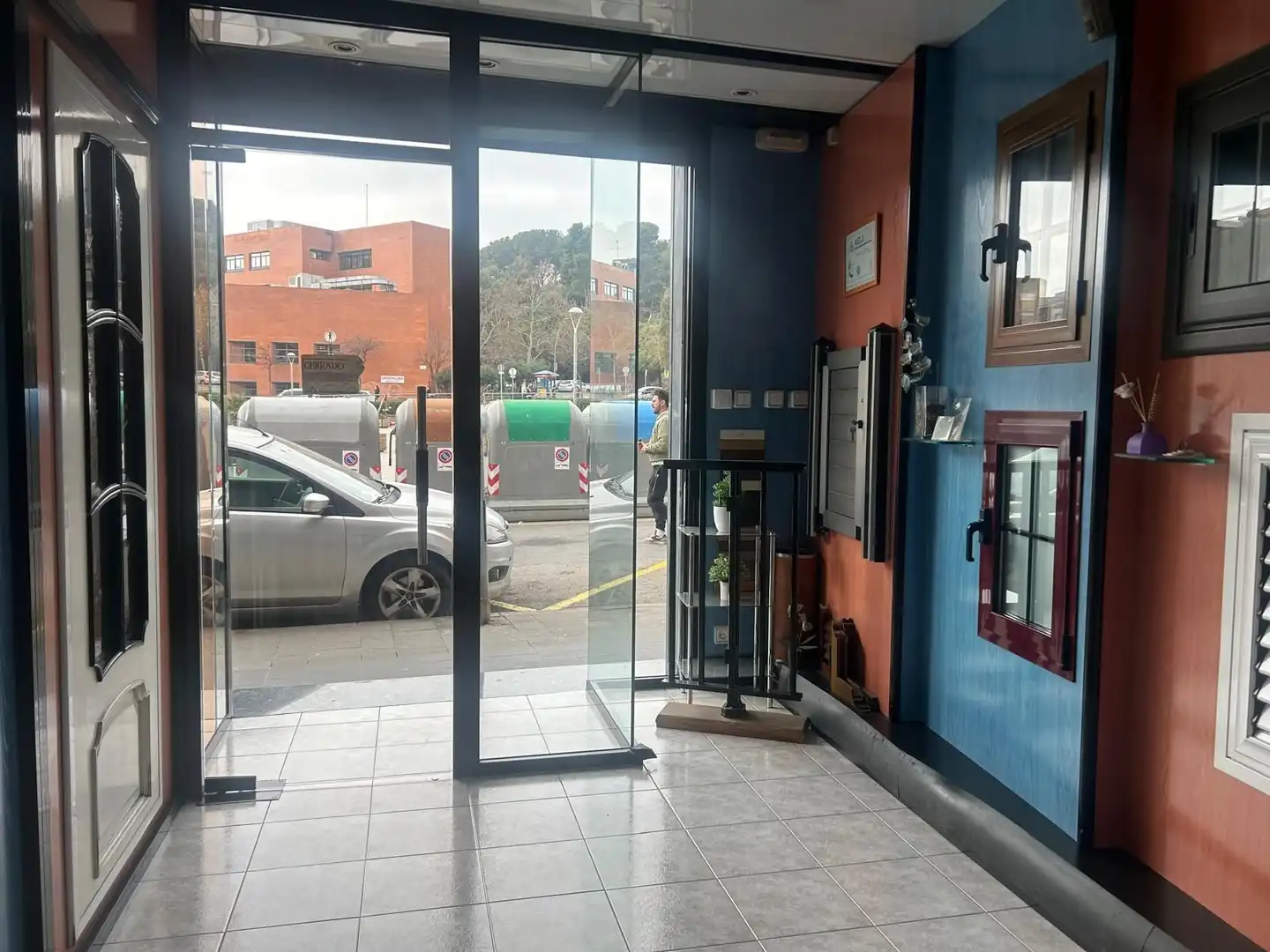 Local en venta en Castelldefels