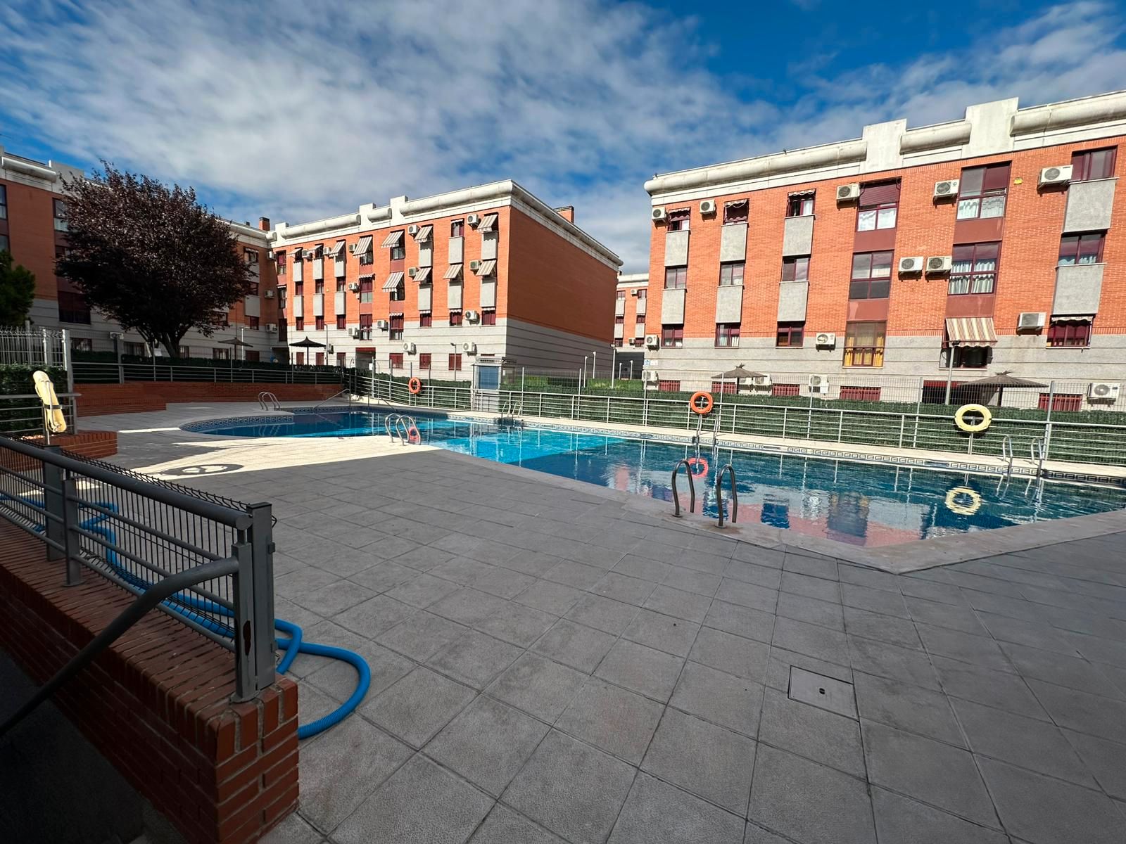 Swimming pool of Flat for sale in Parla  with Heating, Oven and Community pool