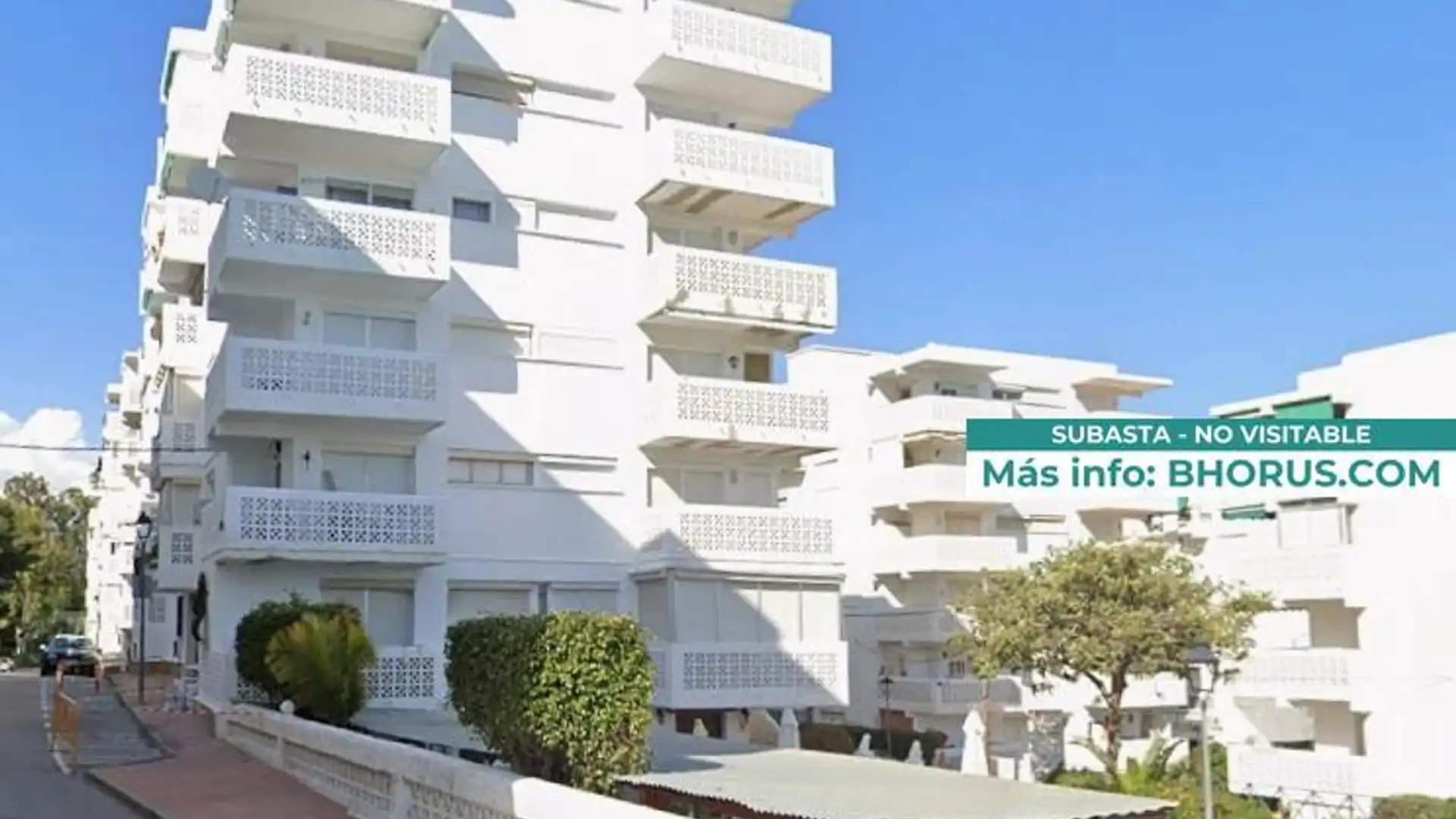 Vista exterior de Piso en venta en Estepona con Piscina