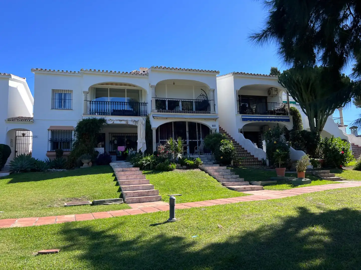 Exterior view of Flat for rent in Estepona  with Air Conditioner, Internet and Community pool