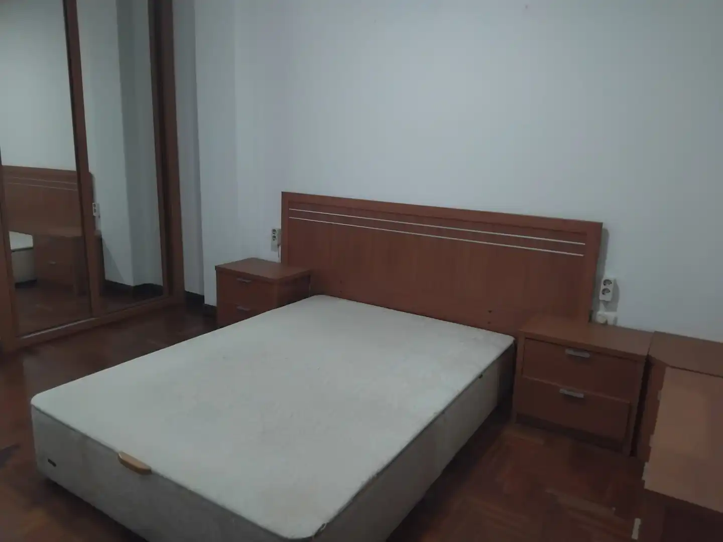 Bedroom of Flat for sale in Vigo   with Heating, Parquet flooring and Storage room