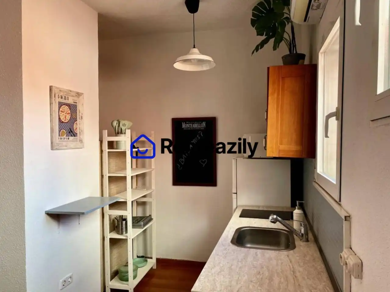 Cuina de Apartament de lloguer en Madrid amb Aire condicionat, Moblat i Rentadora