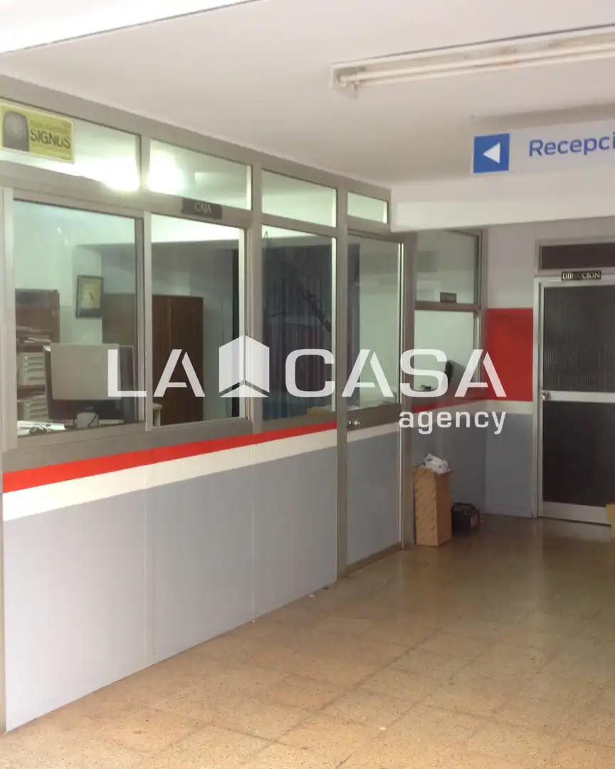 Premises for sale in  Sevilla Capital