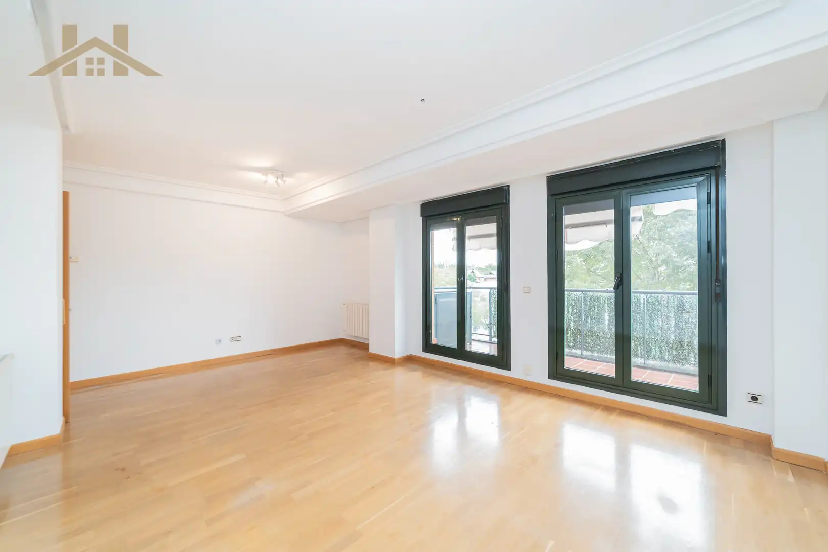 Vista exterior de Piso en venta en Somosaguas