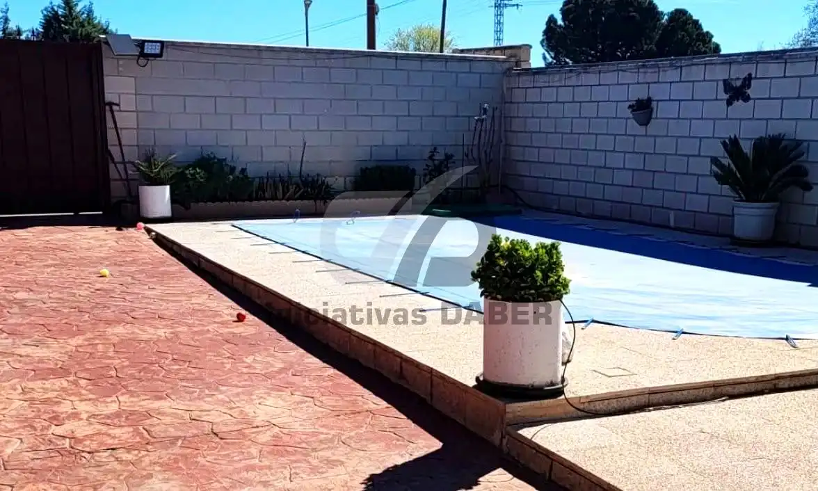Piscina de Casa o chalet en venta en El Casar de Escalona con Aire acondicionado, Jardín privado y Terraza