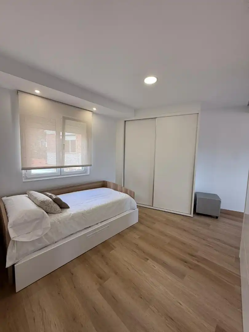 Bedroom of Flat for rent in Camariñas  with Heating, Parquet flooring and Furnished