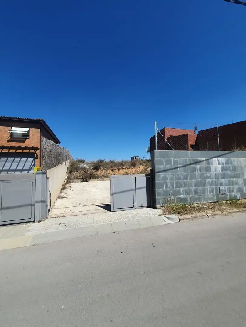 Wohnbaugrundstück zum Verkauf in Bigues i Riells del Fai
