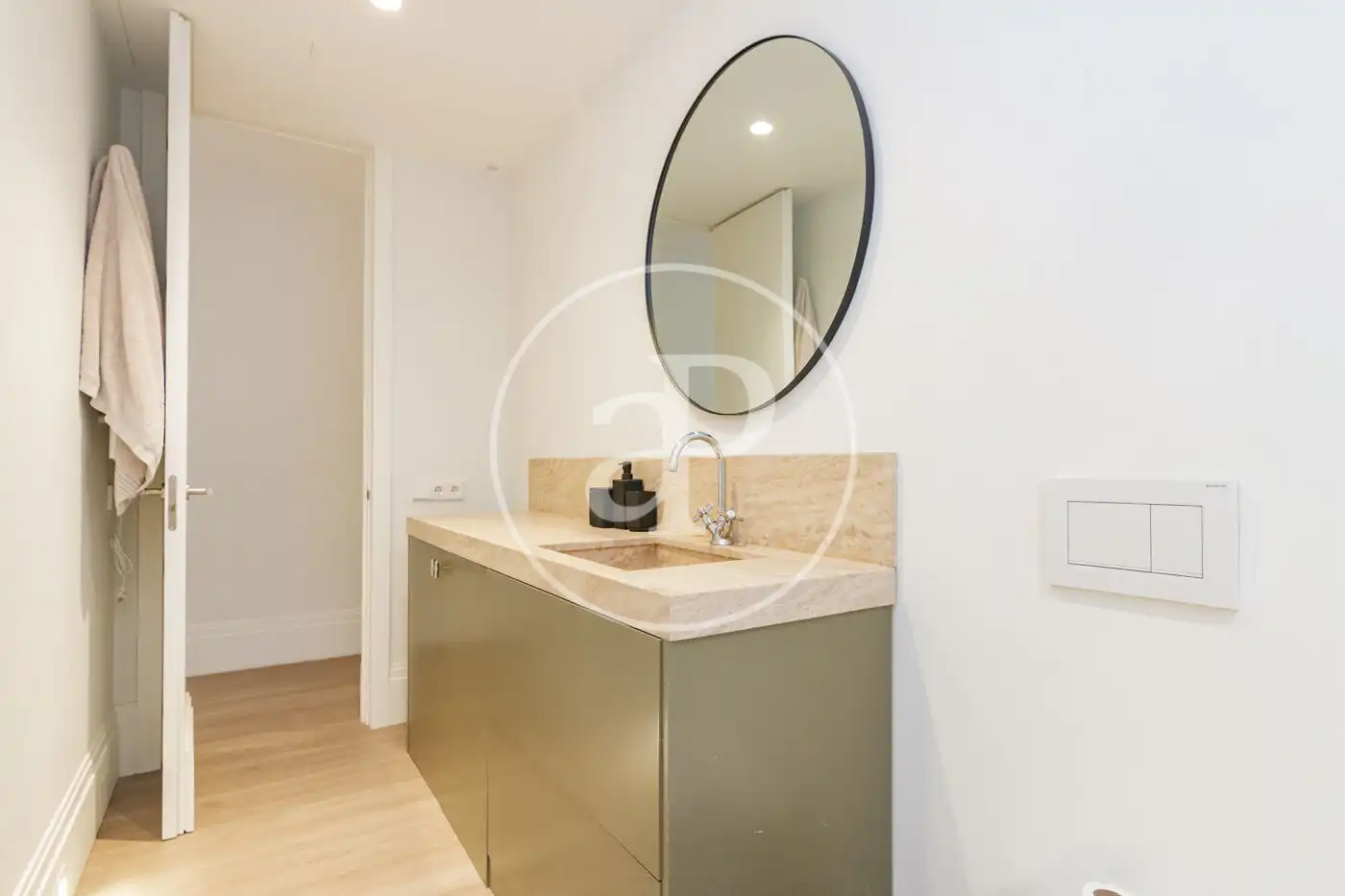 Badezimmer von Wohnung zum Verkauf in Madrid mit Klimaanlage, Heizung und Balkon