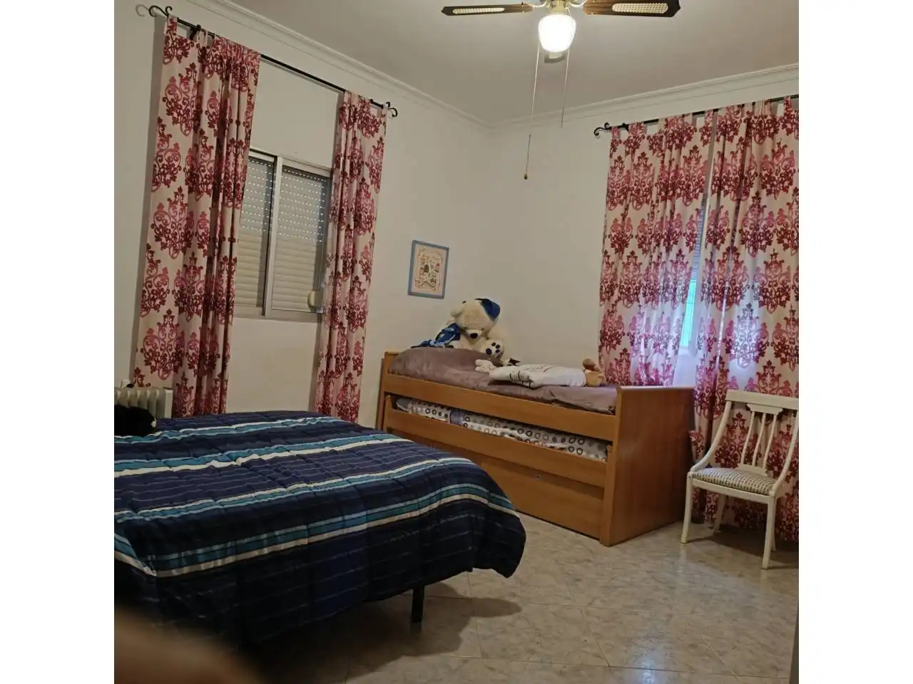 Habitación de Casa o chalet en venta en Carmona con Aire acondicionado, Calefacción y Jardín privado