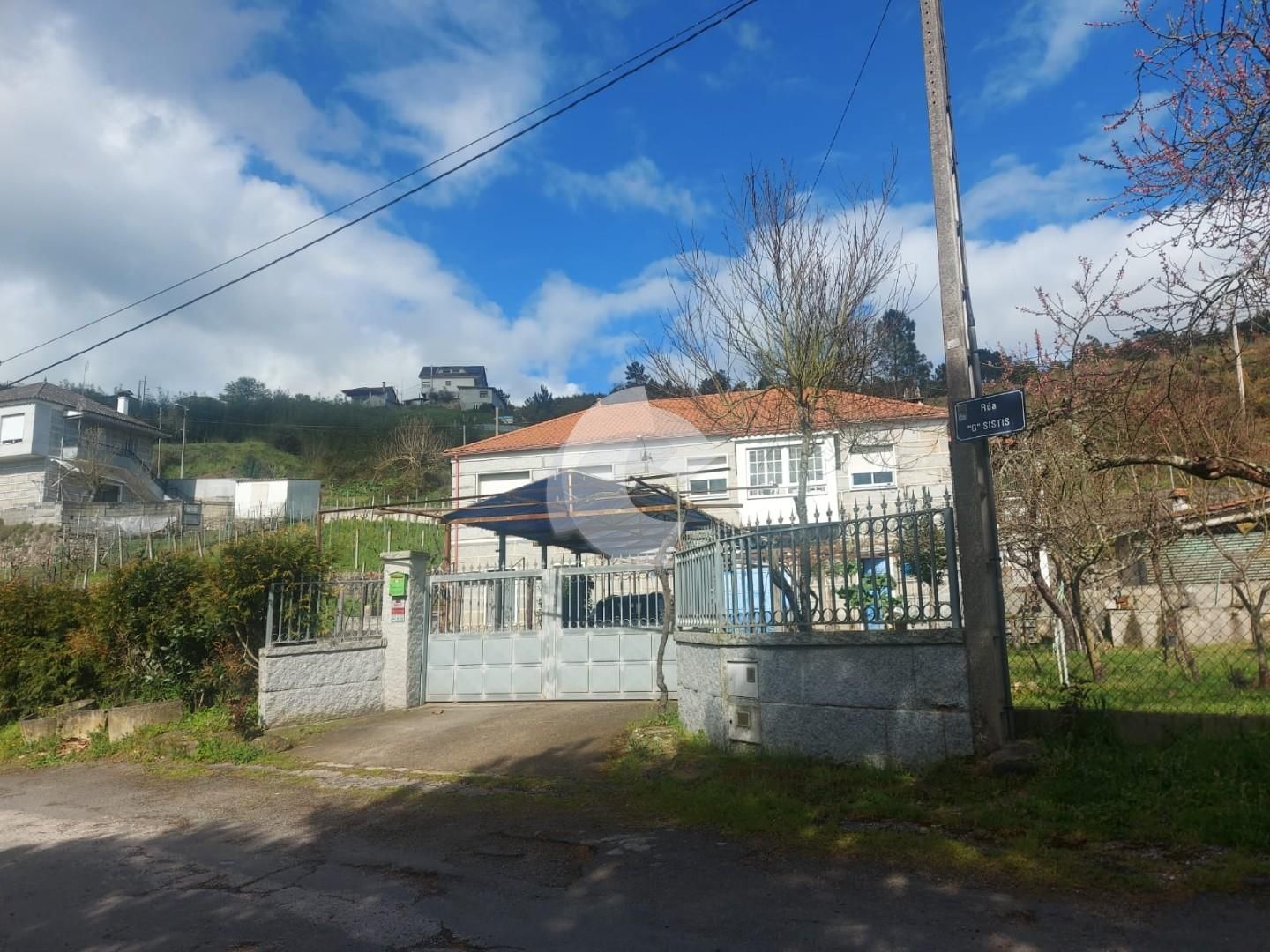 Vista exterior de Casa o xalet en venda en Ourense Capital  amb Jardí privat