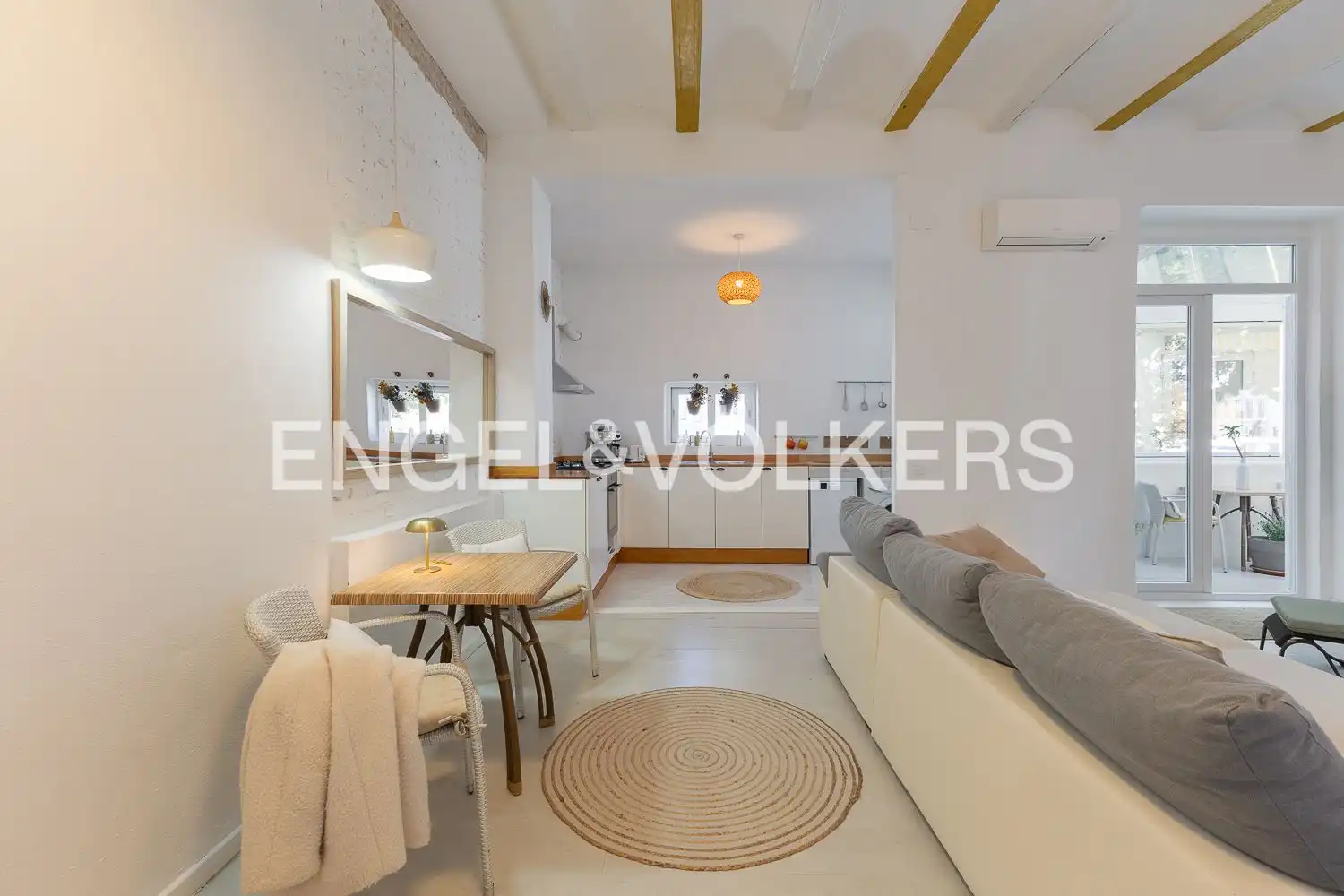 Living room of Flat for rent in Valencia  with Air Conditioner, Heating and Terrace