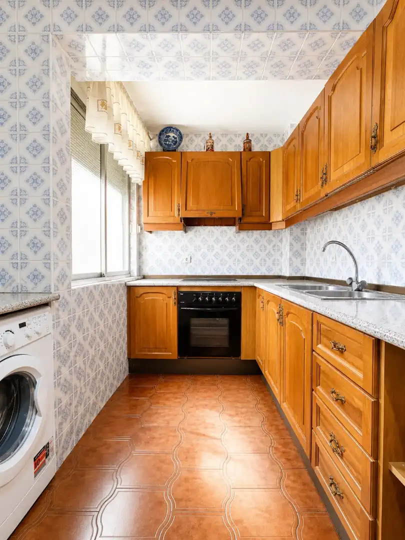 Kitchen of Flat for sale in Sevilla