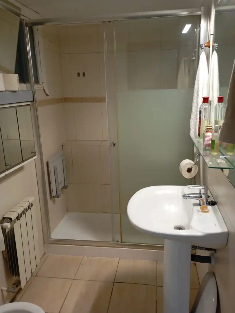 Badezimmer von Haus oder Chalet zum Verkauf in Linares mit Klimaanlage, Heizung und Terrasse