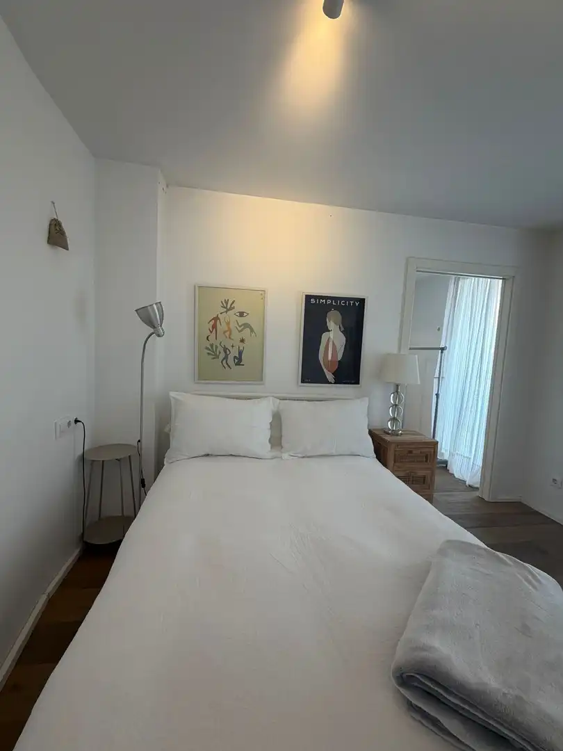 Habitación de Piso de alquiler en A Coruña Capital  con Calefacción y Amueblado