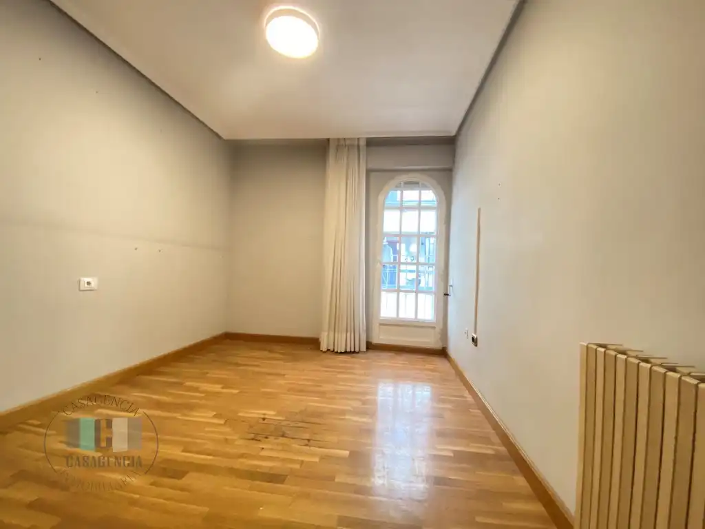 Duplexes for sale in Calle Poeta Verdaguer, Hospital - Plaza del Real