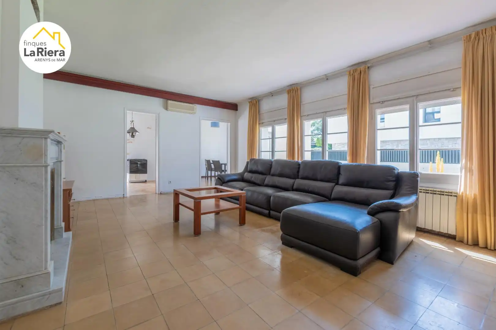 Sala d'estar de Casa o xalet en venda en La Garriga amb Calefacció, Jardí privat i Traster